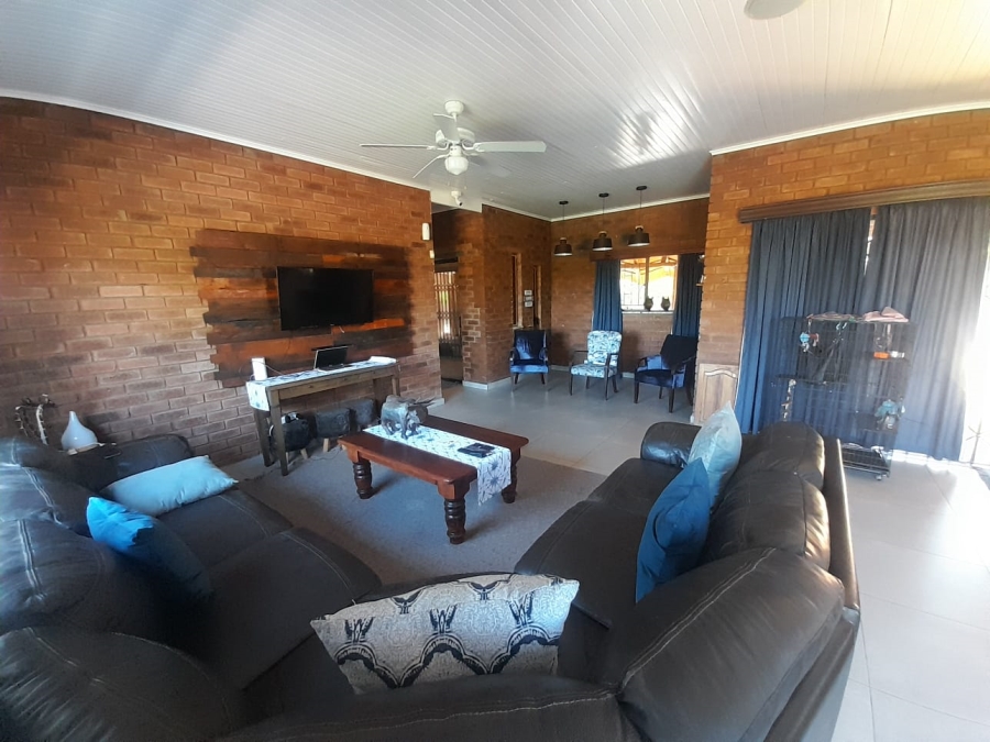 7 Bedroom Property for Sale in Safari Gardens North West